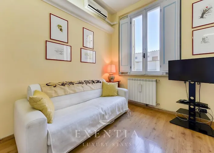 Piazza Navona Penthouse, Terrace & Walls * Rzym