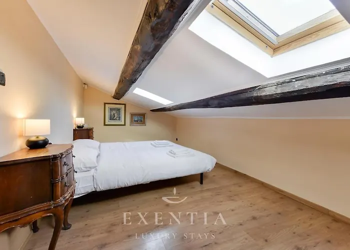 Piazza Navona Penthouse, Terrace & Walls Apartament