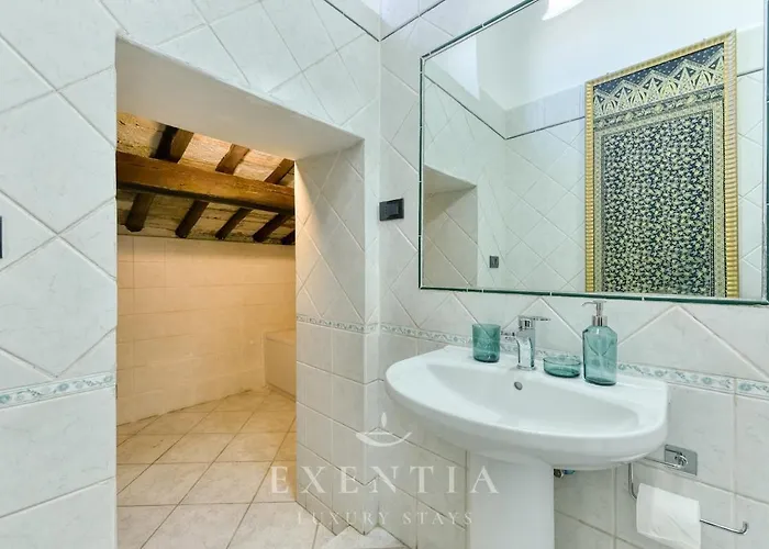 Piazza Navona Penthouse, Terrace & Walls Daire