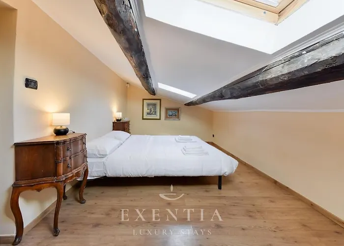 Piazza Navona Penthouse, Terrace & Walls