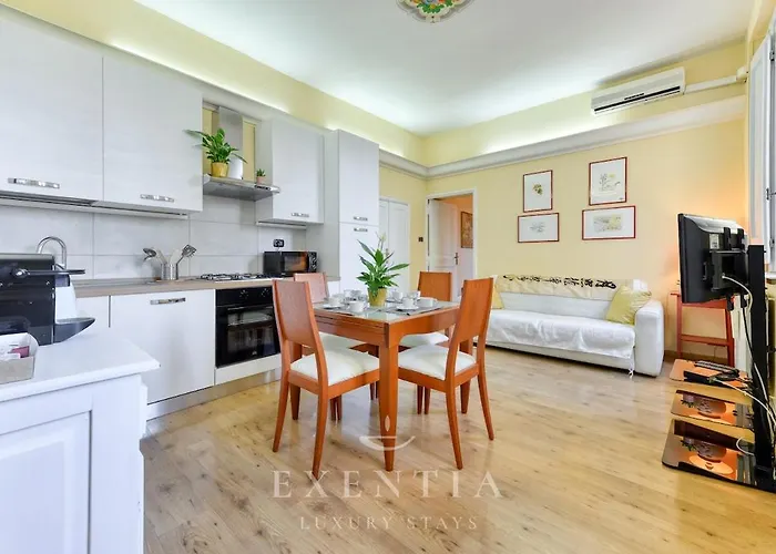 Piazza Navona Penthouse, Terrace & Walls Rom