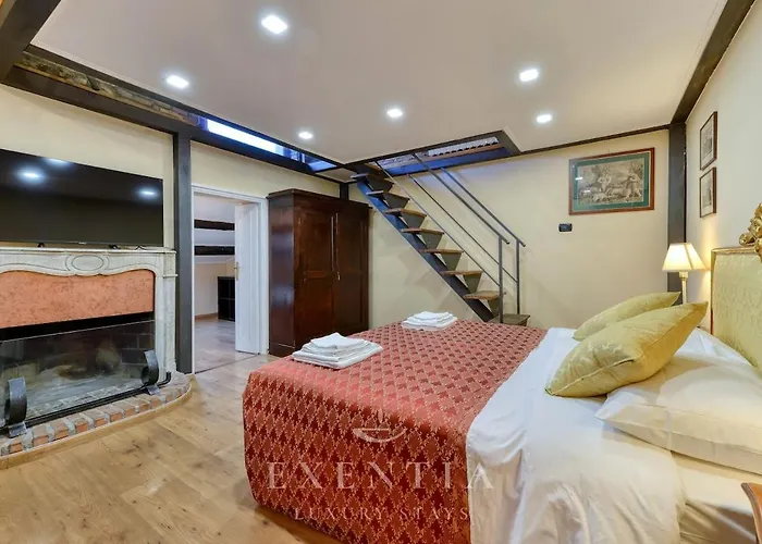 Piazza Navona Penthouse, Terrace & Walls * Rom