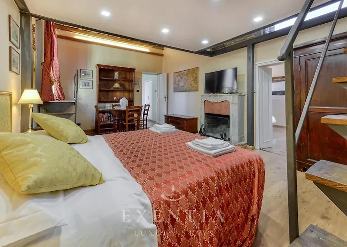 Piazza Navona Penthouse, Terrace & Walls